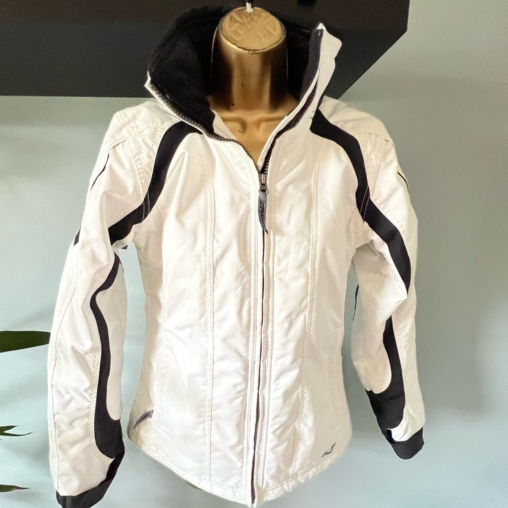 Ladies Nylon Ski or Snowboard Jacket - Spyder XT 5000 size 6 - Picture 1 of 11